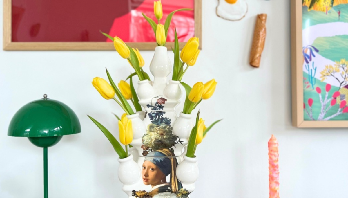 Dutch tulip vase